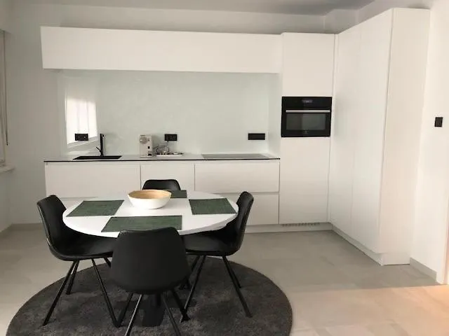 Zonneweelde 2Slpk App 50M Van Strand